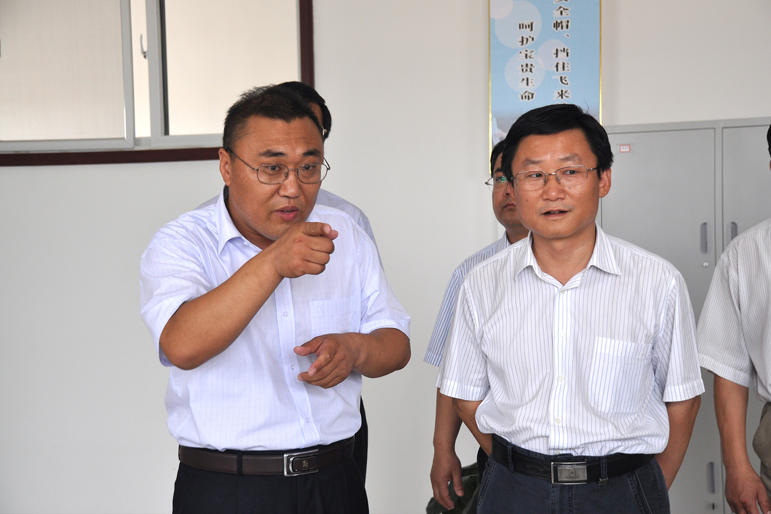 5、原廣饒縣委書記現(xiàn)東營市政法委書記田和友到公司視察指導(dǎo).jpg